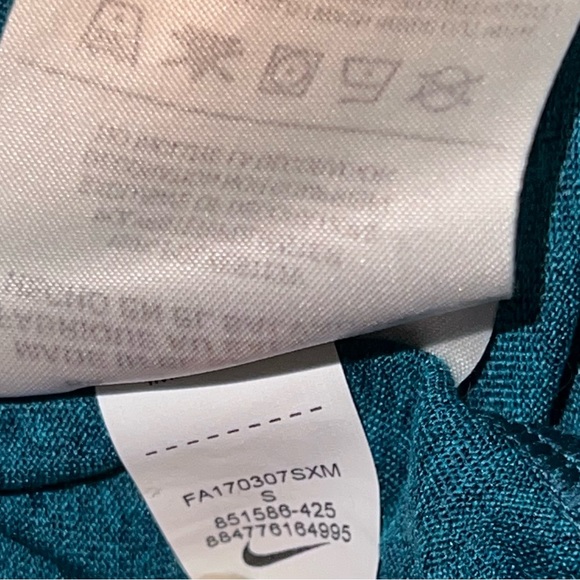 Nike Women’s Athletic Dri-Fit Dark Teal / Turquoise T-Shirt Sz Small (Like a M) - Picture 7 of 7
